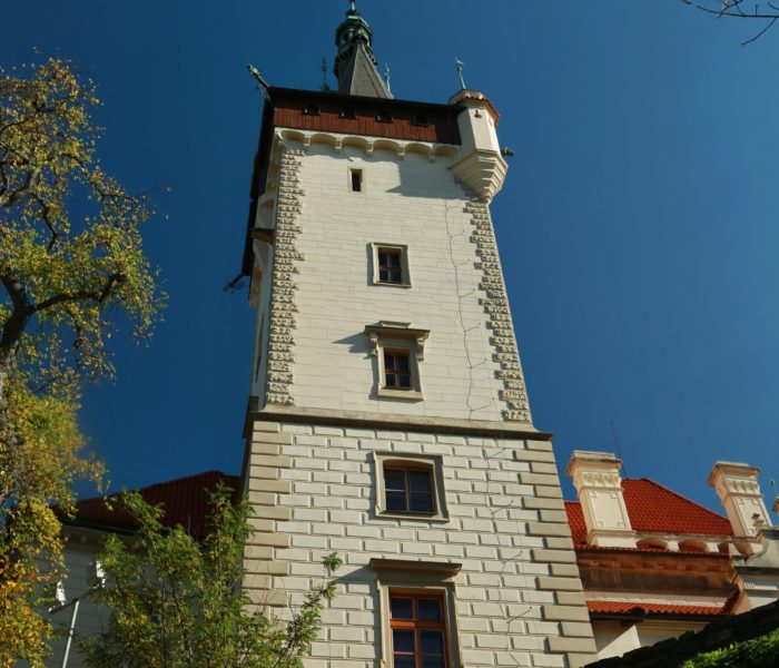Průhonický zámek / hranolová věž